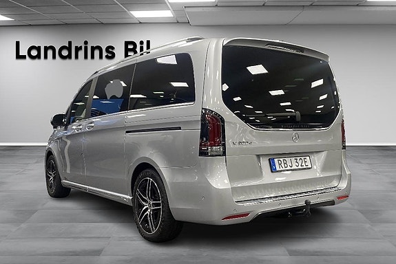 Mercedes-Benz V300 6 of 15