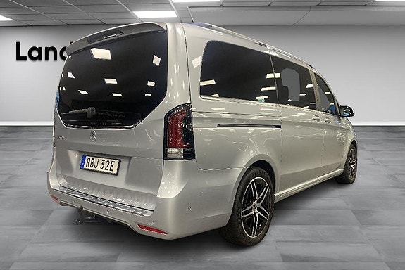 Mercedes-Benz V300 7 of 15