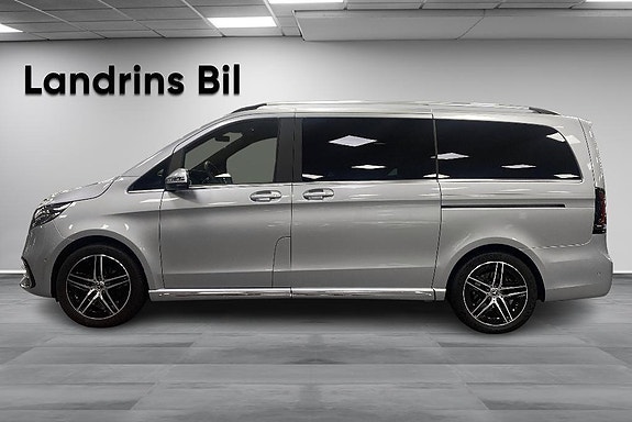 Mercedes-Benz V300 4 of 15