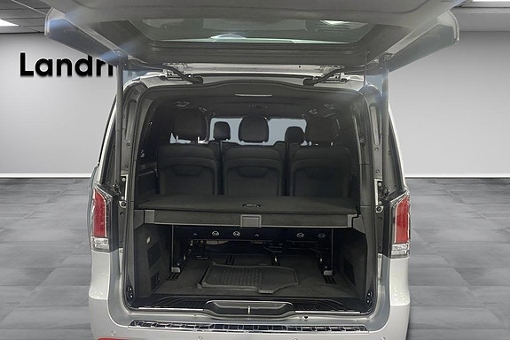 Mercedes-Benz V300 14 of 15