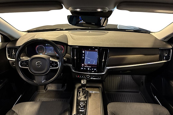 Volvo V90 Cross Country 10 of 23