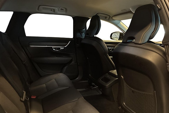 Volvo V90 Cross Country 18 of 23