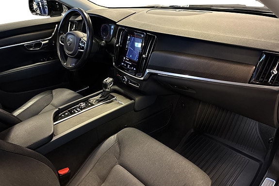 Volvo V90 Cross Country 11 of 23