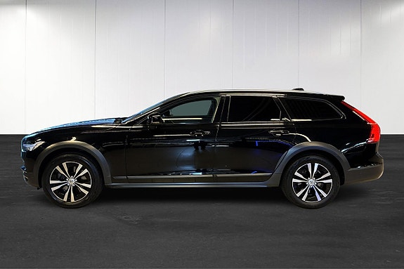 Volvo V90 Cross Country 7 of 23
