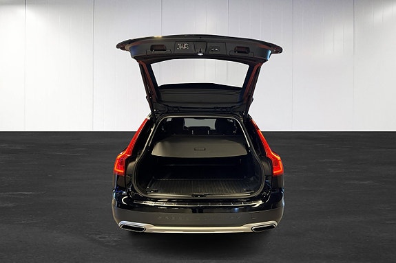 Volvo V90 Cross Country 23 of 23
