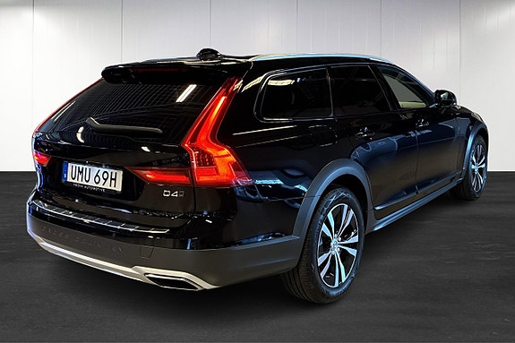 Volvo V90 Cross Country 3 of 23