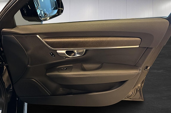 Volvo V90 Cross Country 16 of 23