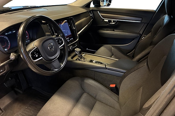 Volvo V90 Cross Country 9 of 23