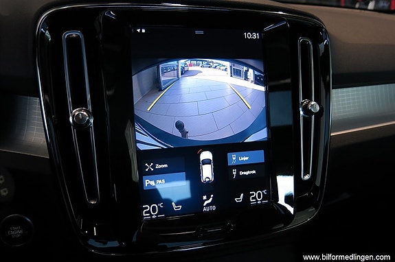Volvo XC40 14 of 20