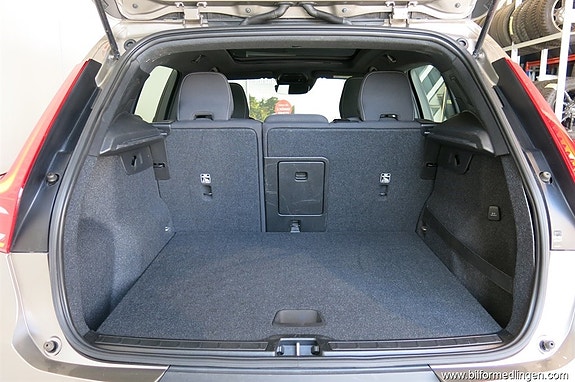 Volvo XC40 12 of 20