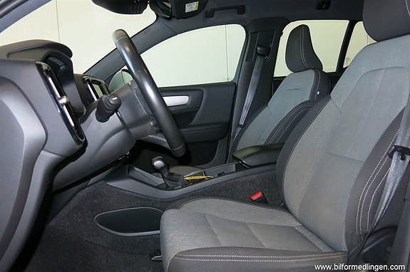 Volvo XC40 10 of 20