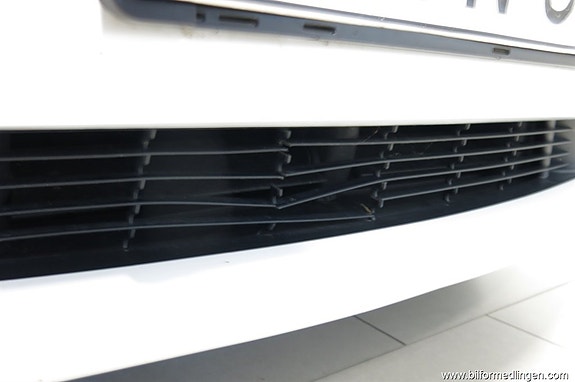 Tesla Model Y 16 of 17