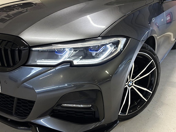 BMW 320d 3 of 30