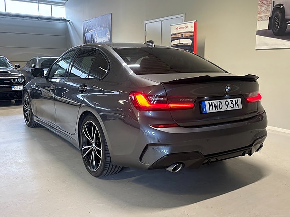 BMW 320d 28 of 30