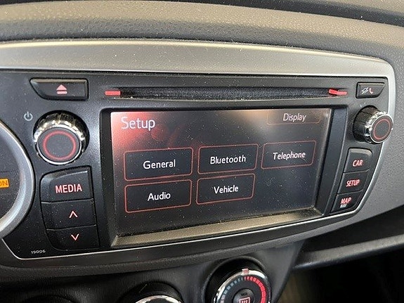 Toyota Yaris 9 of 10