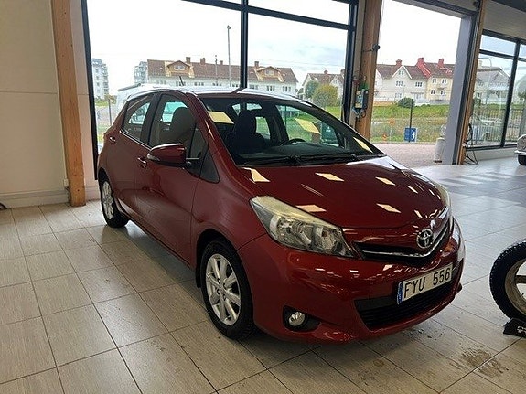 Toyota Yaris 4 of 10