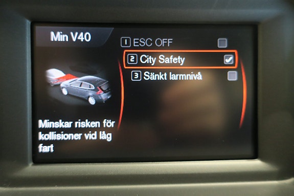 Volvo V40 11 of 12