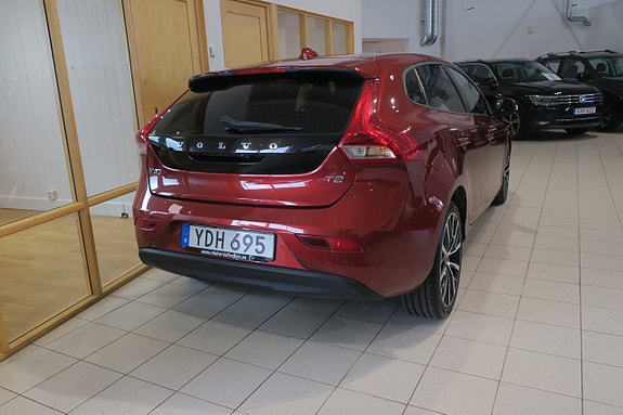Volvo V40 4 of 12