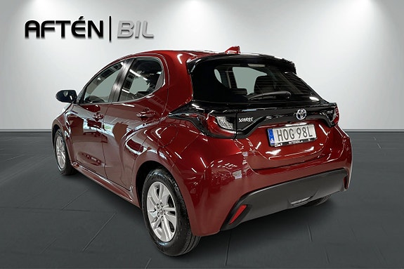 Toyota Yaris 8 of 26