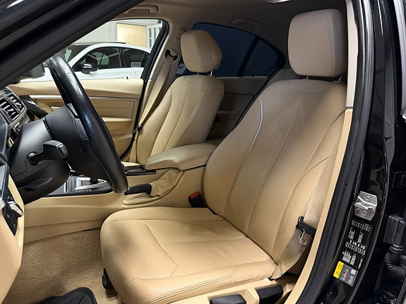 BMW 330e 14 of 23