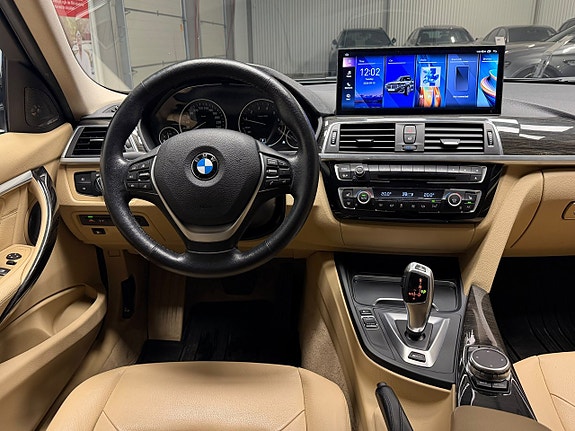 BMW 330e 11 of 23