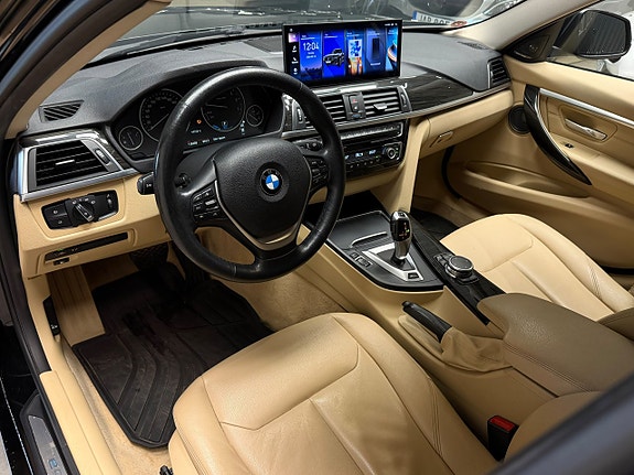BMW 330e 12 of 23