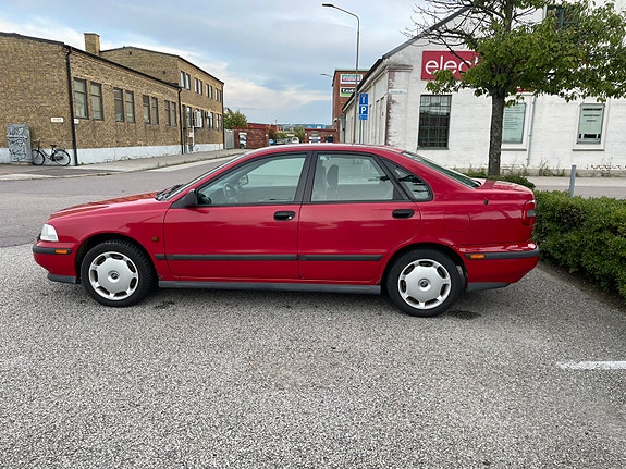 Volvo S40 2 of 23