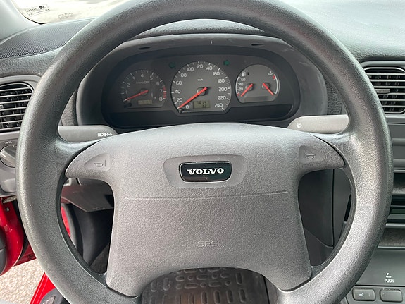 Volvo S40 12 of 23