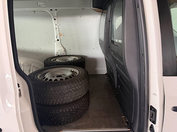 Volkswagen Caddy Maxi 10 of 17