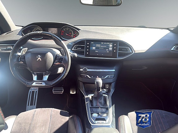 Peugeot 308 8 of 18