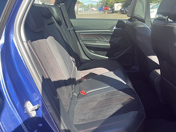 Peugeot 308 15 of 18