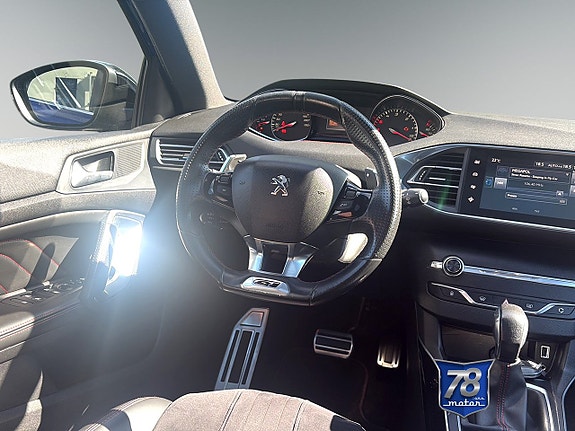 Peugeot 308 9 of 18