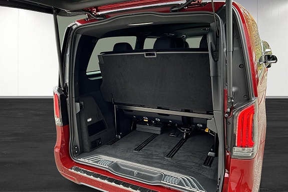 Mercedes-Benz V300 23 of 26