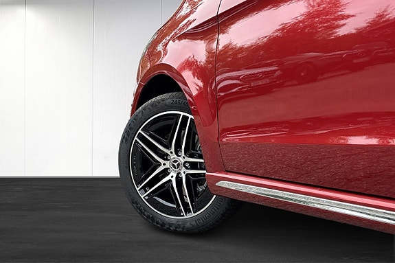 Mercedes-Benz V300 5 of 26