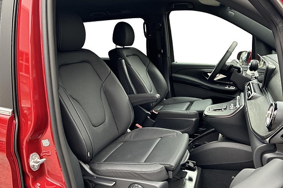 Mercedes-Benz V300 13 of 26