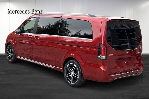 Mercedes-Benz V300 3 of 26