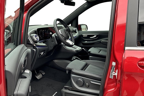 Mercedes-Benz V300 6 of 26