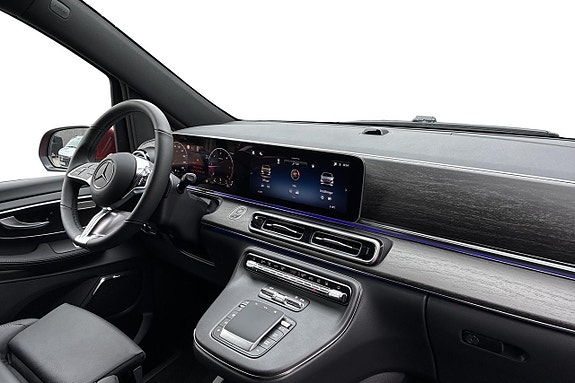 Mercedes-Benz V300 11 of 26