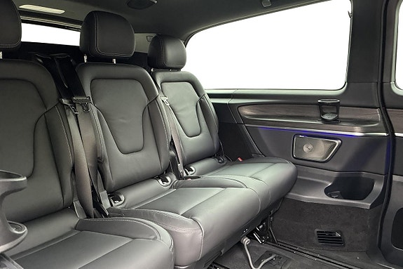 Mercedes-Benz V300 19 of 26