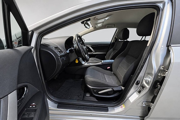 Toyota Avensis 12 of 28