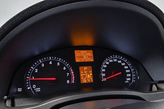 Toyota Avensis 18 of 28