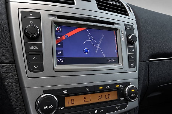 Toyota Avensis 23 of 28