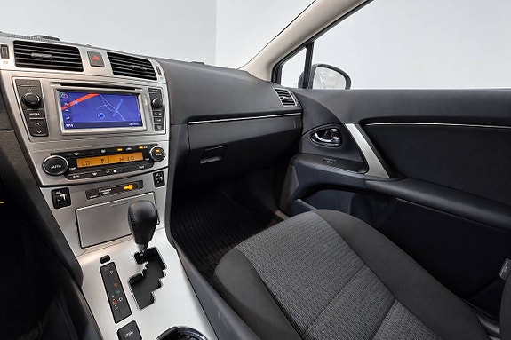 Toyota Avensis 27 of 28