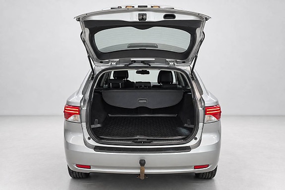 Toyota Avensis 8 of 28