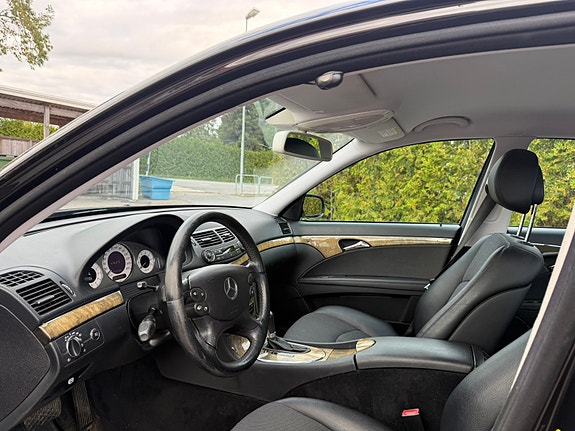 Mercedes-Benz E200 2 of 8