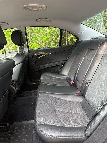 Mercedes-Benz E200 6 of 8