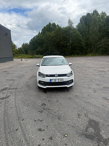 Volkswagen Polo 2 of 7