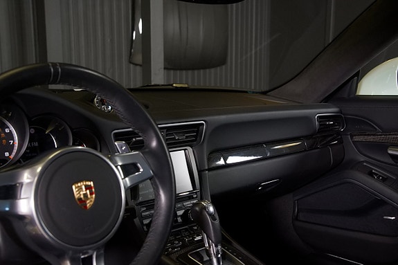 Porsche 911 Turbo S 12 of 21