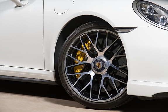 Porsche 911 Turbo S 4 of 21