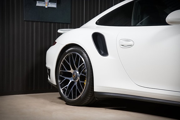 Porsche 911 Turbo S 5 of 21